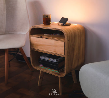 Velador Lamarr PRISMA vista lateral, madera pino con aceite cera OSMO